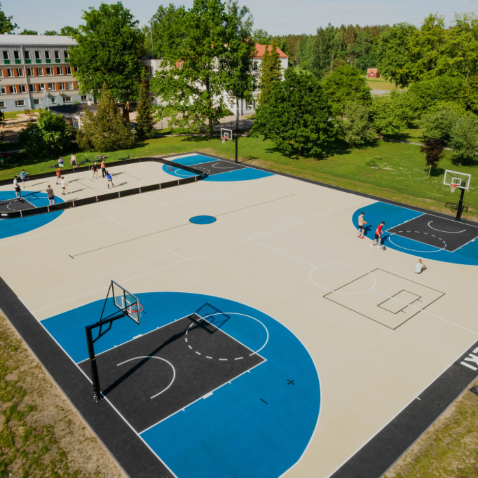 Basketbola laukums ārtelpās